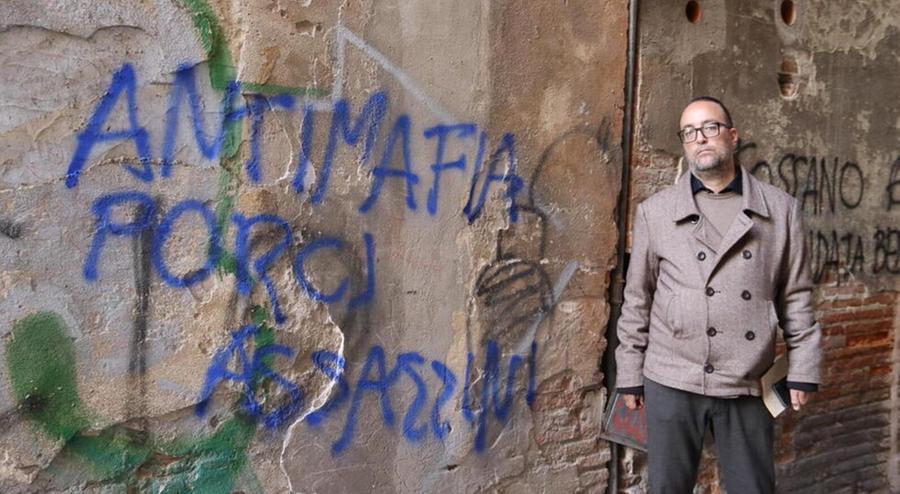 
	I muri imbrattati a Pisa e l'assessore Bedini

