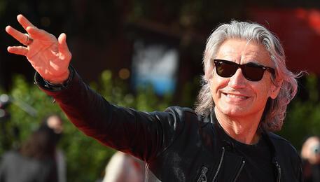 Ligabue è guarito, ecco le nuove date dei concerti