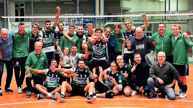La squadra di Castelfranco esulta dopo la vittoria