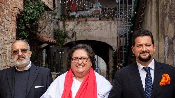 Valeria tra il marito Maurizio Menichetti e il figlio Andrea