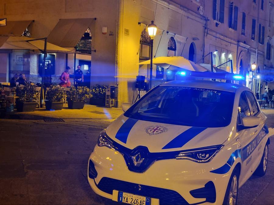 Violenta rissa in un bar in piazza d'Italia a Sassari, coinvolte diverse persone