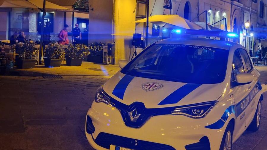 Violenta rissa in un bar in piazza d'Italia a Sassari, coinvolte diverse persone
