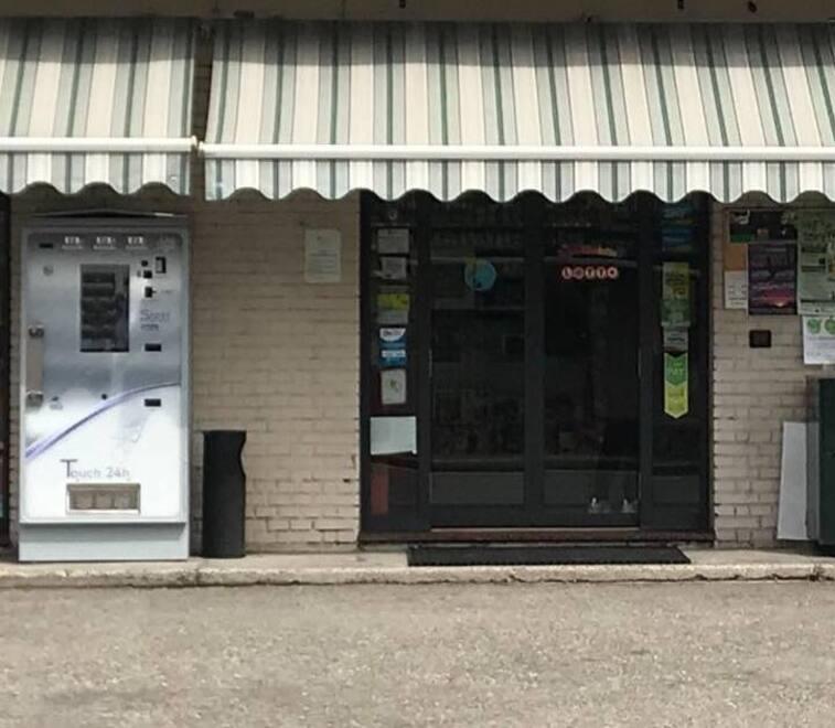 Reggio Emilia: tabaccaia rapinata sull’auto