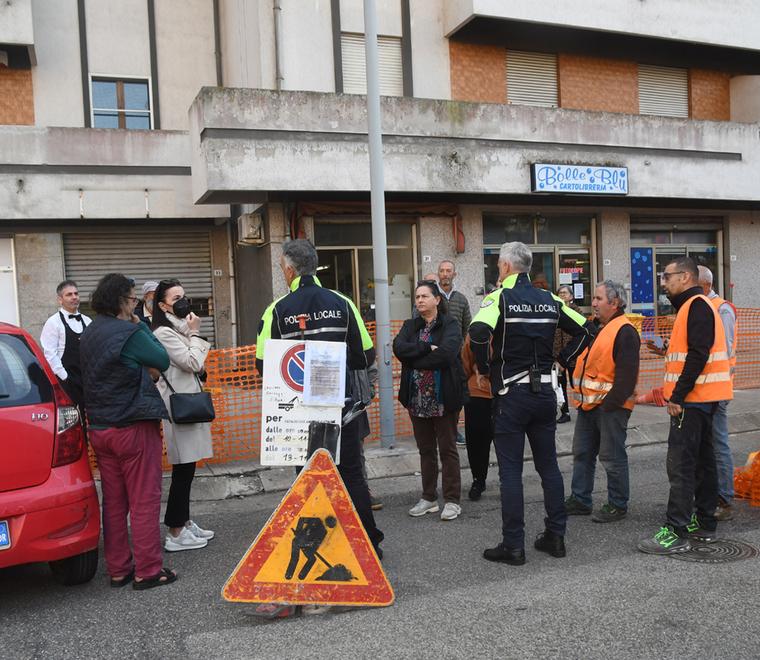Oristano, la protesta dei residenti contro le colonnine per la ricarica delle auto elettriche
