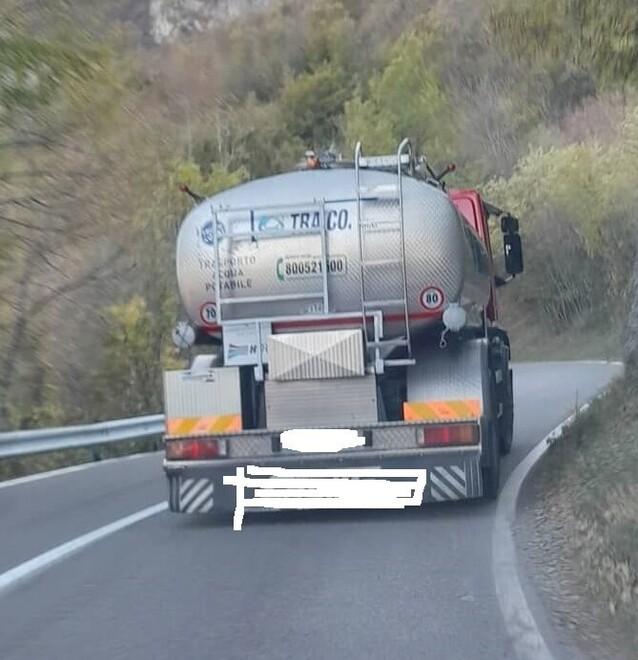 Autobotti ora anche a Frassinoro. E Fanano chiude le sue fontane