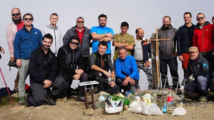 Pievepelago Torna la croce in vetta al Rondinaio