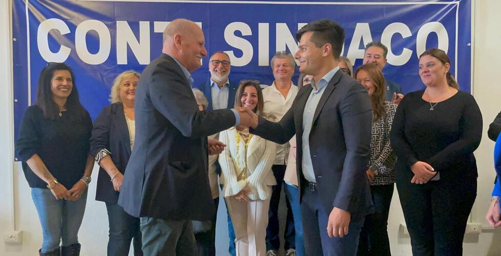 Nella foto Marcello Lazzeri con Edoardo Ziello alla fine del congresso cittadino