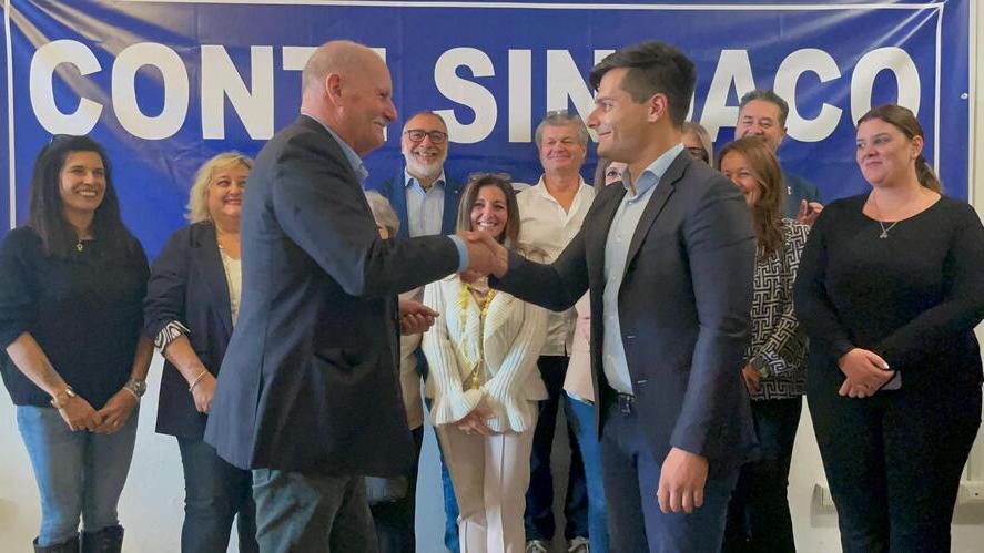 Nella foto Marcello Lazzeri con Edoardo Ziello alla fine del congresso cittadino
