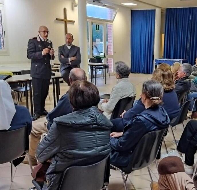 L’incontro nella parrocchia di Don Bosco, dove i carabinieri hanno illustrato casi recenti di truffe agli anziani