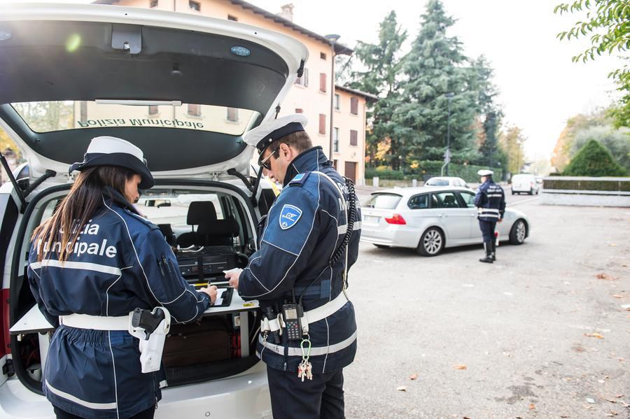 Modena, riconosce la sua bici rubata: la polizia locale la recupera
