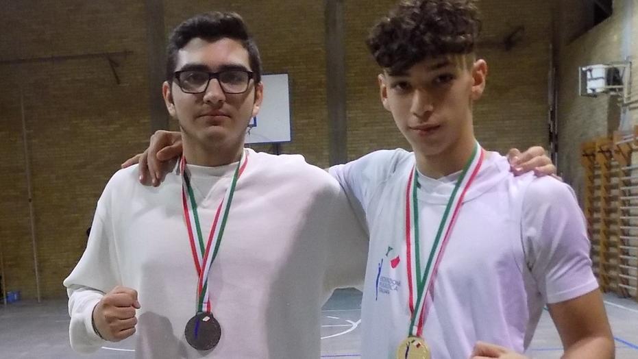 Marius Ghiorghita Corpaci e Ilyas Souda con le medaglie vinte a Mondovì