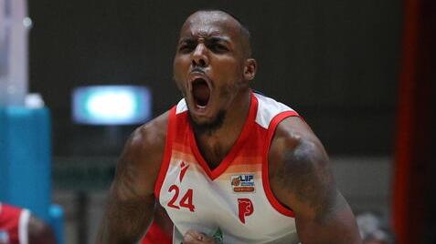Carl Wheatle 24enne ala inglese naturalizzato italiano