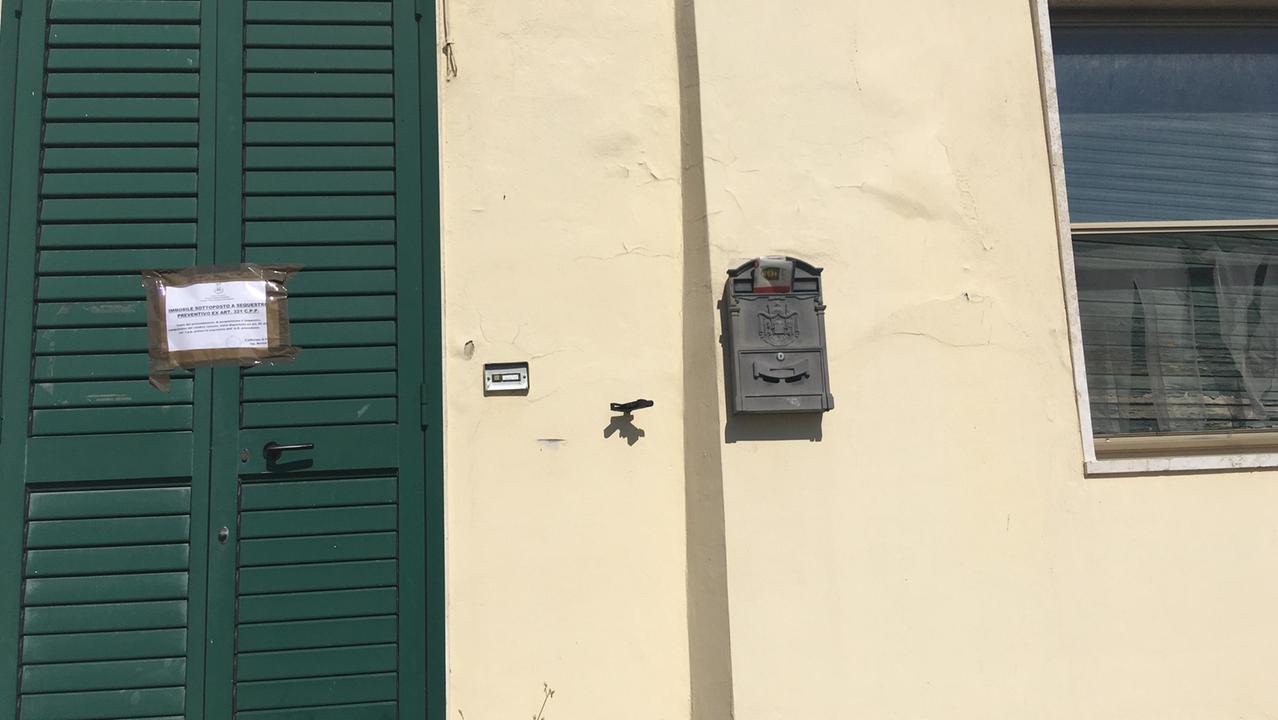 Uno degli appartamenti all'epoca sequestrati dalla polizia municipale (foto Silvi)