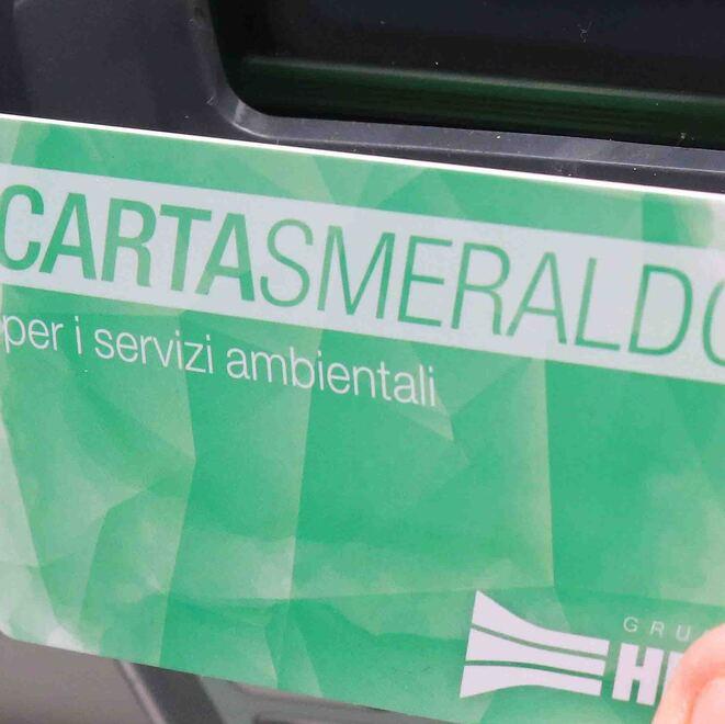Modena. Differenziata porta a porta. Sopralluoghi dei tecnici Hera nei condomìni per individuare le aree di esposizione 