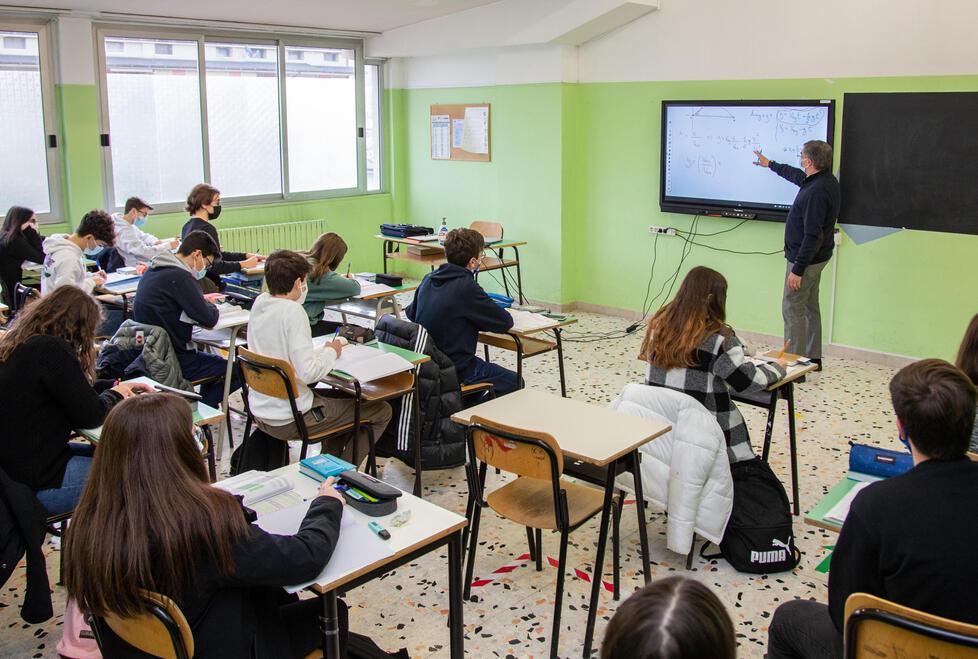 Raffaele Fitto: «Presto i fondi per le scuole sarde»