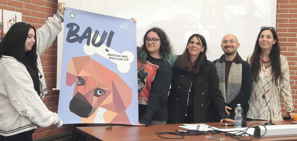 Prato, la dog star sale in cattedra per promuovere le adozioni