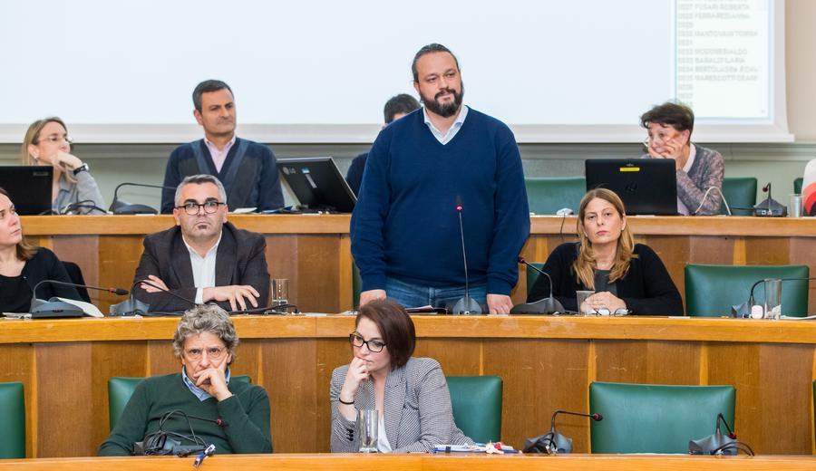 Ferrara, il sindaco sulle barricate: Arquà non può fare la consigliera