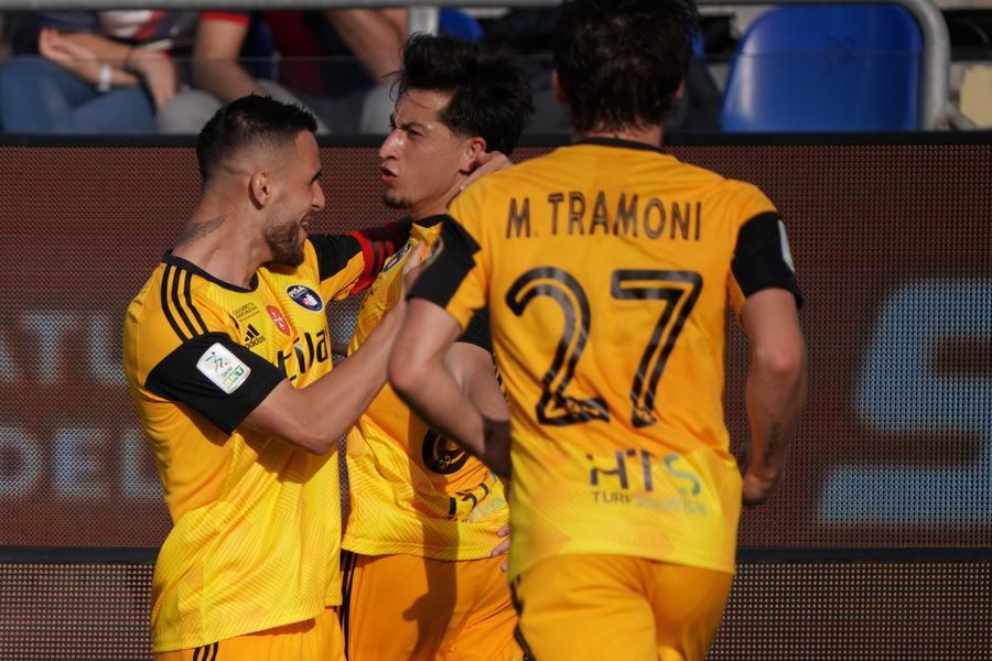 
	Il Pisa fa 1-1 a Cagliari dopo essere passato in vantaggio con&nbsp;Morutan&nbsp;


