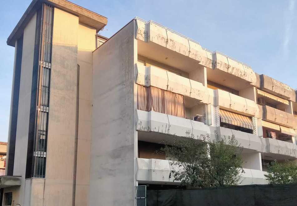 Sassuolo Condominio San Pietro a Braida «Siamo abbandonati al degrado» 