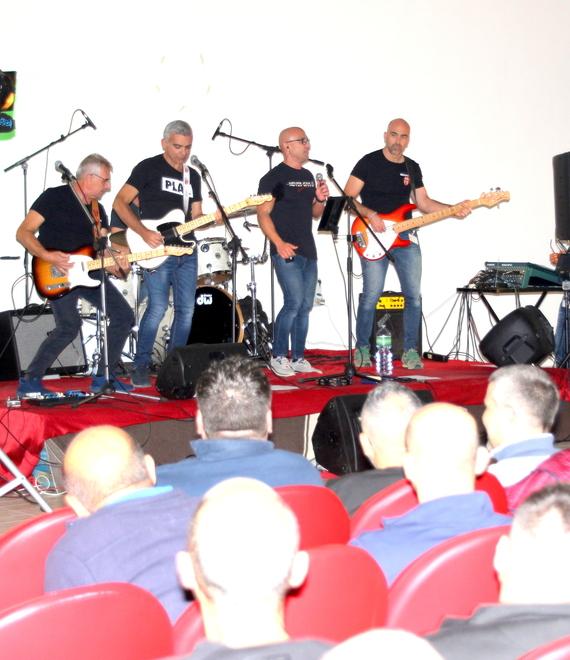La musica dei Milestones a Bancali:un respiro di libertà per i detenuti 
