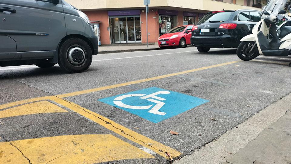 A Firenze, disabili senza sosta. Meno di tremila gli stalli a disposizione, oltre il triplo i tagliandi concessi