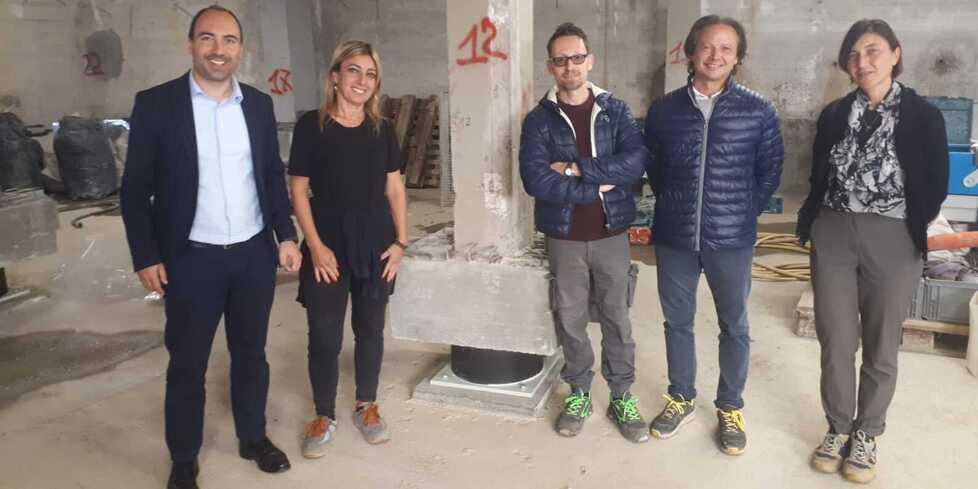 Il Comune diventa antisismico con gli “ammortizzatori” ai piloni