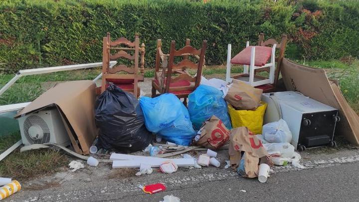 Modena Est, la discarica abusiva è ancora al suo posto
