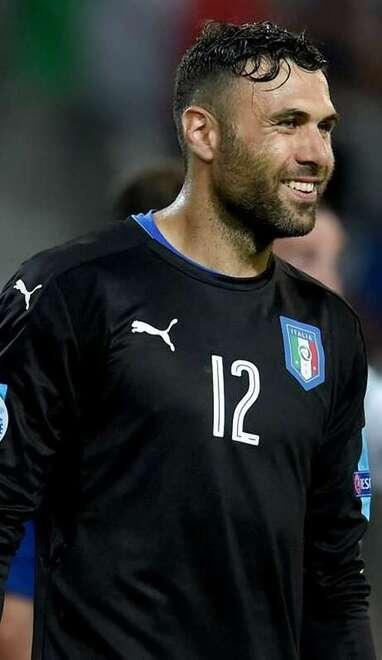 Il portiere sardo Salvatore Sirigu