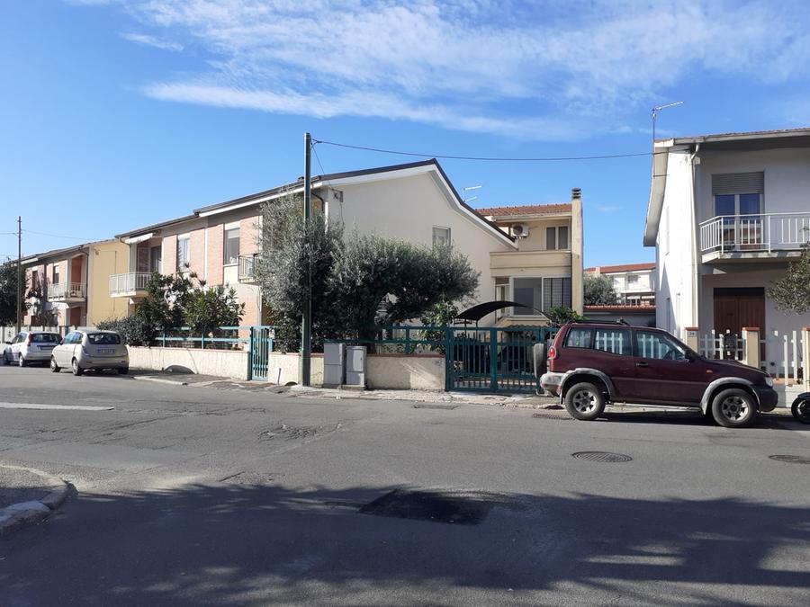 
	La casa di via Campanelli dove si &egrave; sviluppato l'incendio<em> (foto Francesco Pinna)&nbsp;</em>

