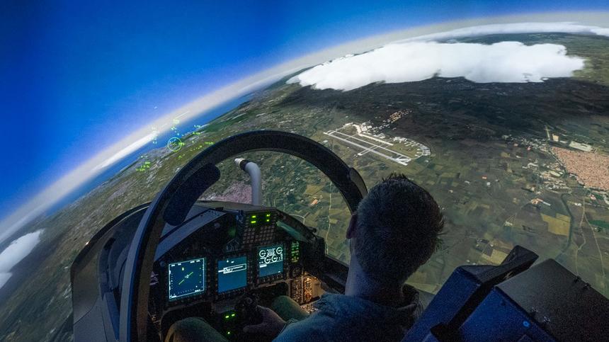 Il simulatore di volo dotato della tecnologia più sofisticata (foto Mario Rosas)