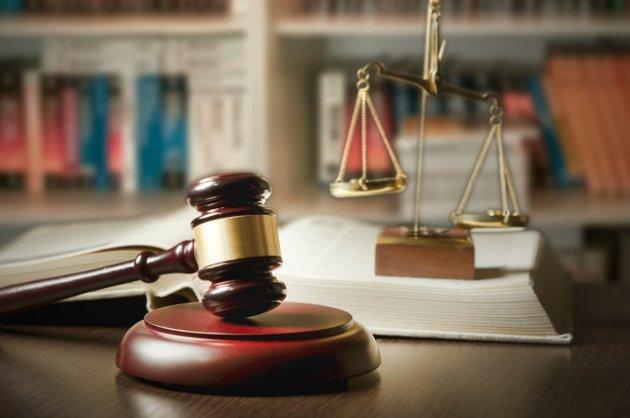 Modena. Stacca il riscaldamento e la tv alla moglie: a processo 72enne