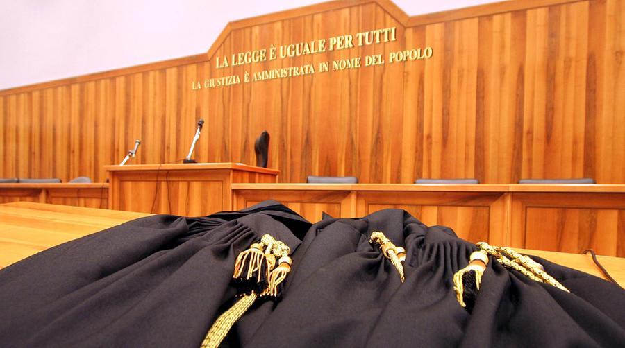 Carpi. Palpeggiò ragazza in discoteca: condannato