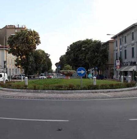Avenza, più parcheggi: il Comune pensa a una nuova area di sosta e ha già un’idea