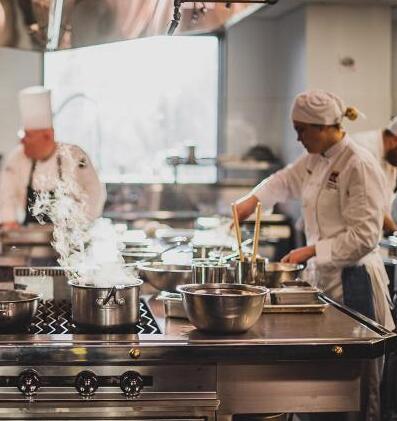 Il consorzio offre 107 posti di lavoro per l’estate, dalla cucina al bar fino all’attività di reception
