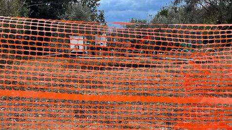 Il cantiere a Montiscendi dove sorgerà l'antenna
