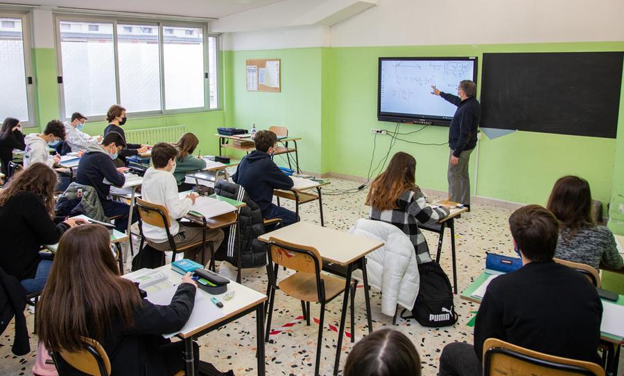 Servono meno voti e più idee