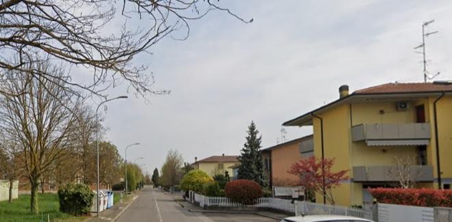Faccia a faccia con i ladri: «Le urla li hanno fatti scappare»