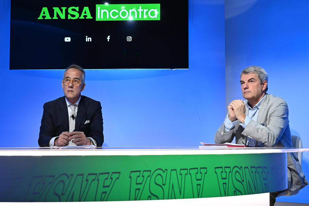 Problemi udito per 7mln italiani,35% usa apparecchi acustici