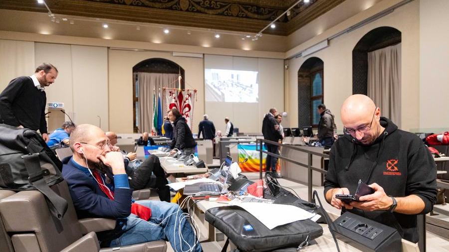 Ex Gkn, la protesta è finita: gli operai escono da Palazzo Vecchio