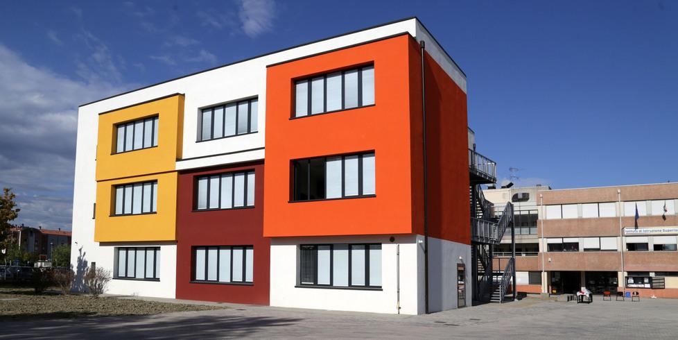 Modena. Istituto Selmi, in classe con giacche e coperte «Nella palazzina nuova si congela» 