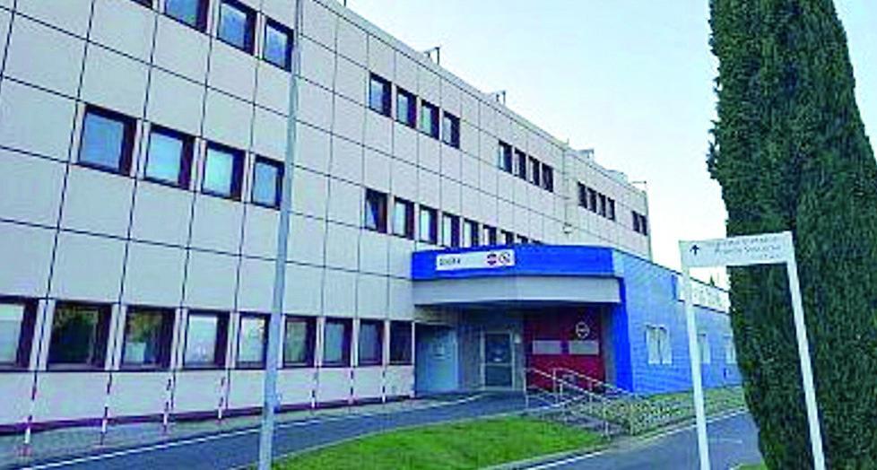 l’ingresso dell’ospedale di Cecina