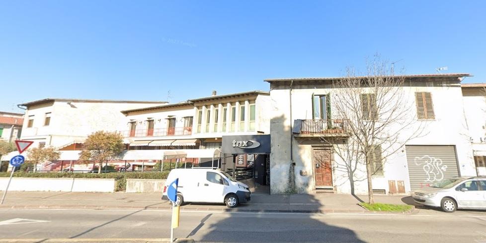 Firenze, aggredite e picchiate nei bagni del Tenax da cinque ragazze: una finisce al pronto soccorso