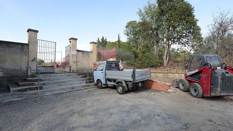 Lavori in corso al cimitero comunale della frazione di Fontanella