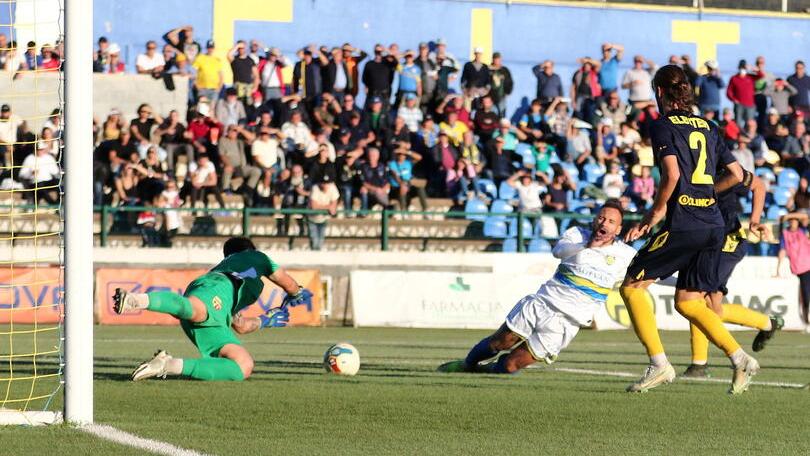 Carrarese, Mercati salta la partita con l'Olbia