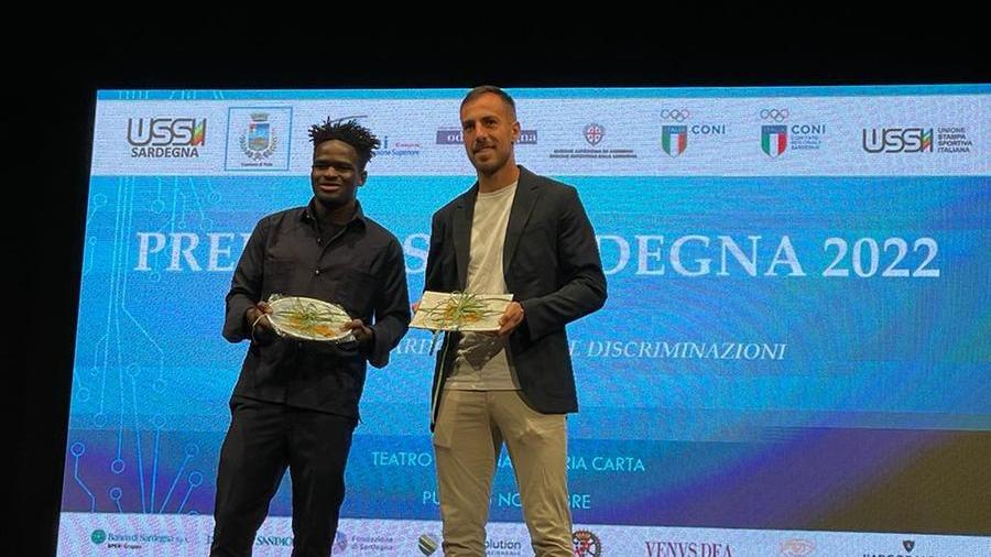 Mancosu e Luvumbo premiati dall'Ussi Sardegna a Pula