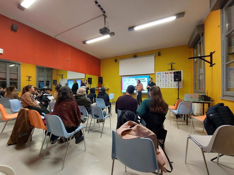 
	Un momento del dibattito seguito alla proiezione dei cortometraggi

