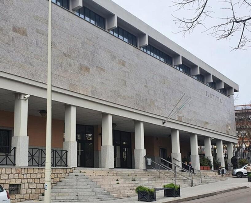 Sesso con 14enne: assolto «Diceva di avere 19 anni» 