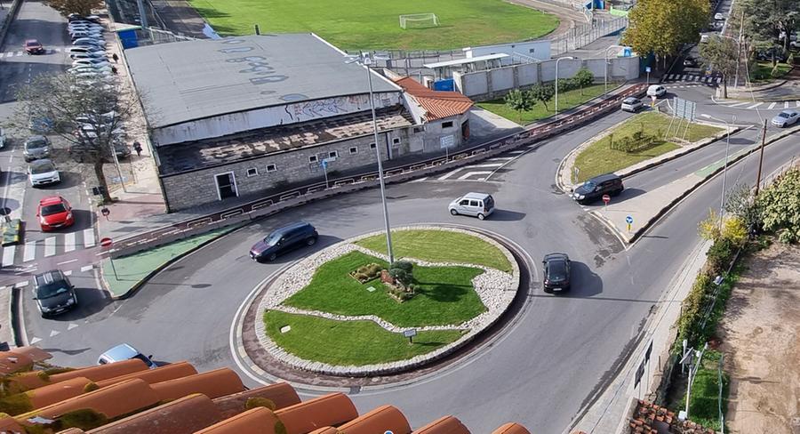 Troppi incidenti nelle rotatorie a Nuoro: sotto accusa distrazione e imperizia