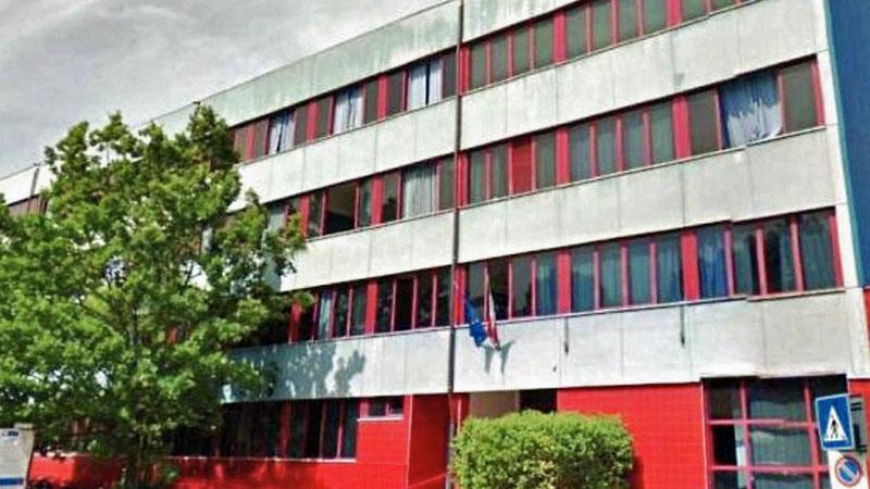 Sfida della “Panda gialla”, a Prato controlli della Digos fuori dalle scuole