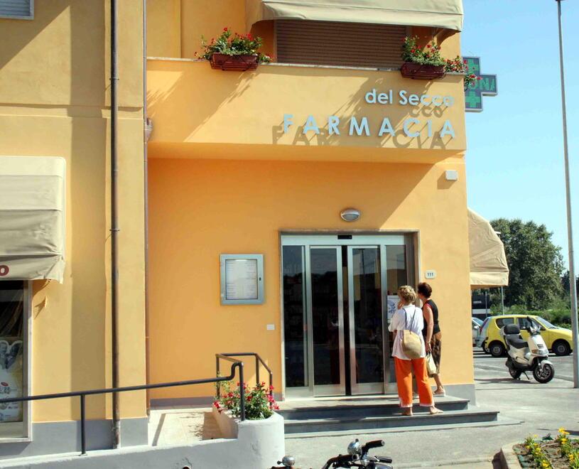 La farmacia comunale in via del Secco a Lido di Camaiore